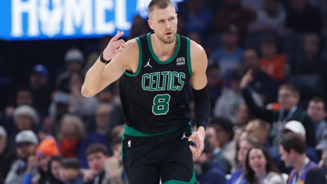 Kristaps Porzinigs, Boston Celtics